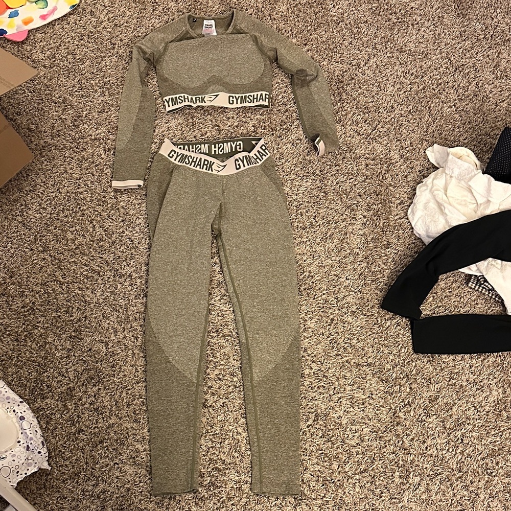 Gymshark Women's Olive Leggings Set